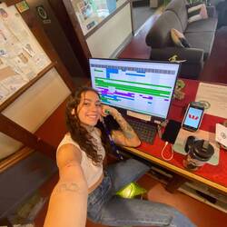 Working reception at the hostel was one of my fav jobs💚