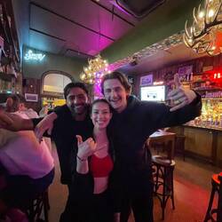 Ran into the friends i met at the same bar a year later!!