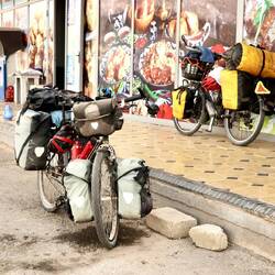 Daniel, ein Radfahrer aus Polen, den ich in Duschanbe getroffen habe, hat die gleichen Pläne wie ich