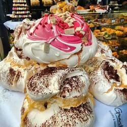 Mmmm'meringue! Though we didn't purchase one 😜