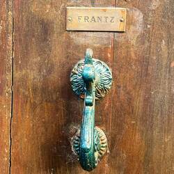 Knocker