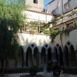 Innenhof eines Klosters