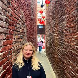 Fan Tan Alley - Chinatown Victoria