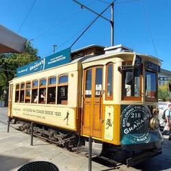 Die schöne alte Straßenbahn.