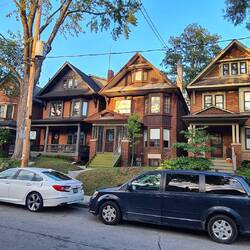 In dieser Gegend wohne ich - sehr schöne Häuser