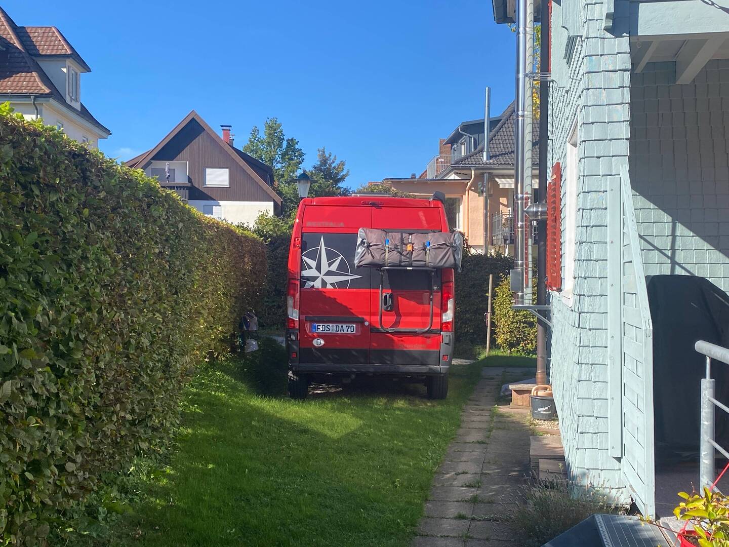 nun steht der Duci wieder im heimischen Garten