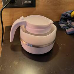 Travel kettle folded down