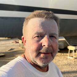 Beim Antifouling entfernen entstand viel Staub ...