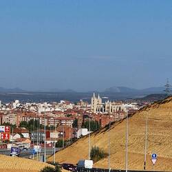 Leon's cathedral appears.