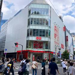 Random Uniqlo in Ikebukuro 😎