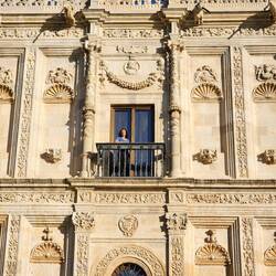 Oh, Romeo, Romeo...wrong balcony.