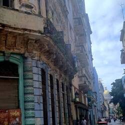 Carbon copy of Washington capital building n background.