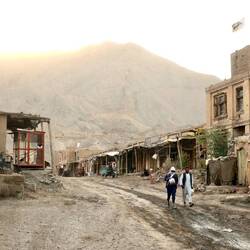 Do Ab-e Mikh-e Zarrin Stadtzentrum