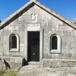 Steinrelief, der Beschützer vor der Pest