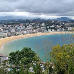 ... und hier auf den Stadtstrand La Concha.