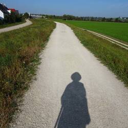 Zunächst geht es aus Donauwörth heraus