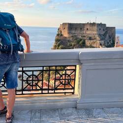 Castello Ruffo im Hintergrund