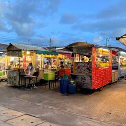 Wieder zurück auf Ko Phangan gibts leckeres Abendessen vom Markt