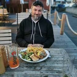 Kurzes Tischgebet und dann ran an den 🐟