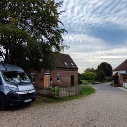 Hier beim Gasthaus Red Lion verbringen wir unsere letzte Nacht in GB 🇬🇧