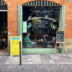 Lovely Salon de Thé