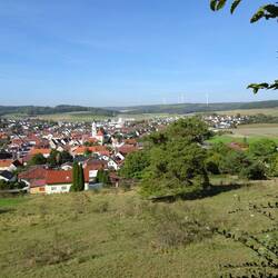 Ausblick vom Rande des Englischen Waldes auf Dischingen