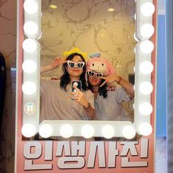 Farheen and I at the Spaland photobooth 📸