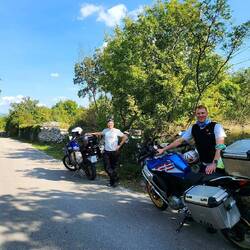 Roadside shade break and snack