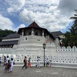 Temple of the Sacred Tooth Relic.