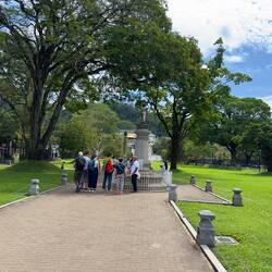 Temple of the Sacred Tooth Relic.