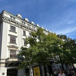 Those tiny windows at the top all have air conditioners - that's good news!