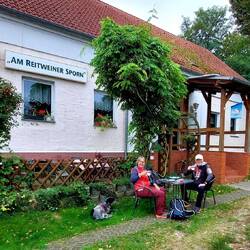 Die einzigen Gäste im Reitweiner Sporn bei km 10, es ist immer noch trocken!