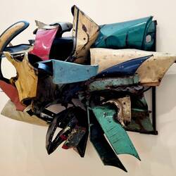 Aus alten Autoteilen ... von John Chamberlain