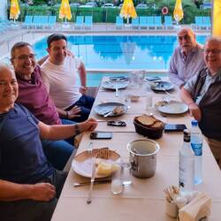 Group dinner @ the Turkish Diver's Club — İstanbul, Türkiye.