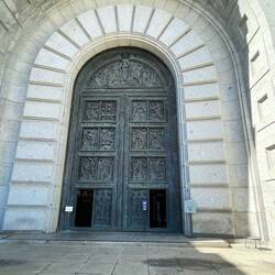 The door which depicts the 12 disciples