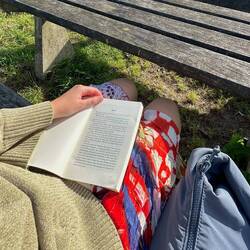 Lesen am Fluss Amstel