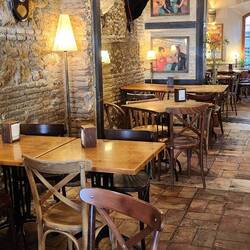 A little cute bar we stopped into before the flamingo show