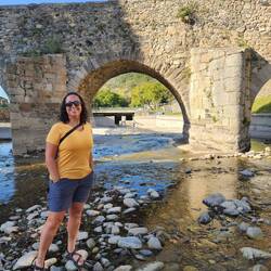 In the trickle of the river in Molinaseca.