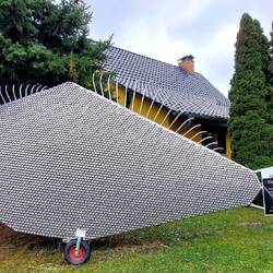 ....steht der Klingelfisch, aus 10.000 Fahrradklingeldeckel!!!!🤣