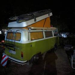 Quasi Nachbarn - Später Stelle sich heraus, das der Besitzer auch Enduro Fahrer ist.