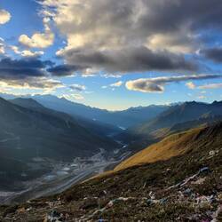 Morgenstund hat goldene Landschaft im Mund.