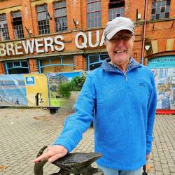 Biting crab 🦀😂