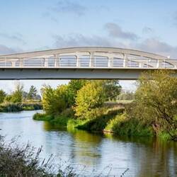 Elegantes Teil, genannt die Neiße Welle!