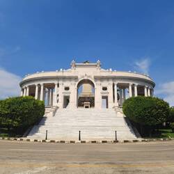 Das Monumento a José Miguel Gómez