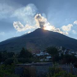Stromboli vom Ankerplatz aus