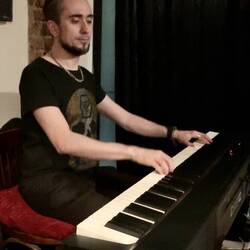 Einer der bekanntesten Pianisten spielt spontan mit dem Tango-Quartett 🎶