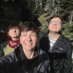 Zur Abwechslung mal Sonnenbaden vor der Maligne Schlucht.