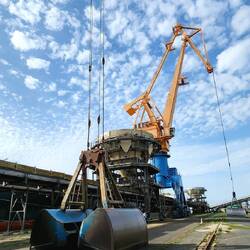 Impressive scoop at the port where we docked