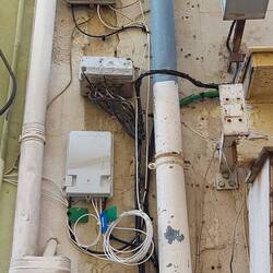 Elektroinstallationen a la française.