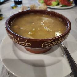 Caldo Gallego